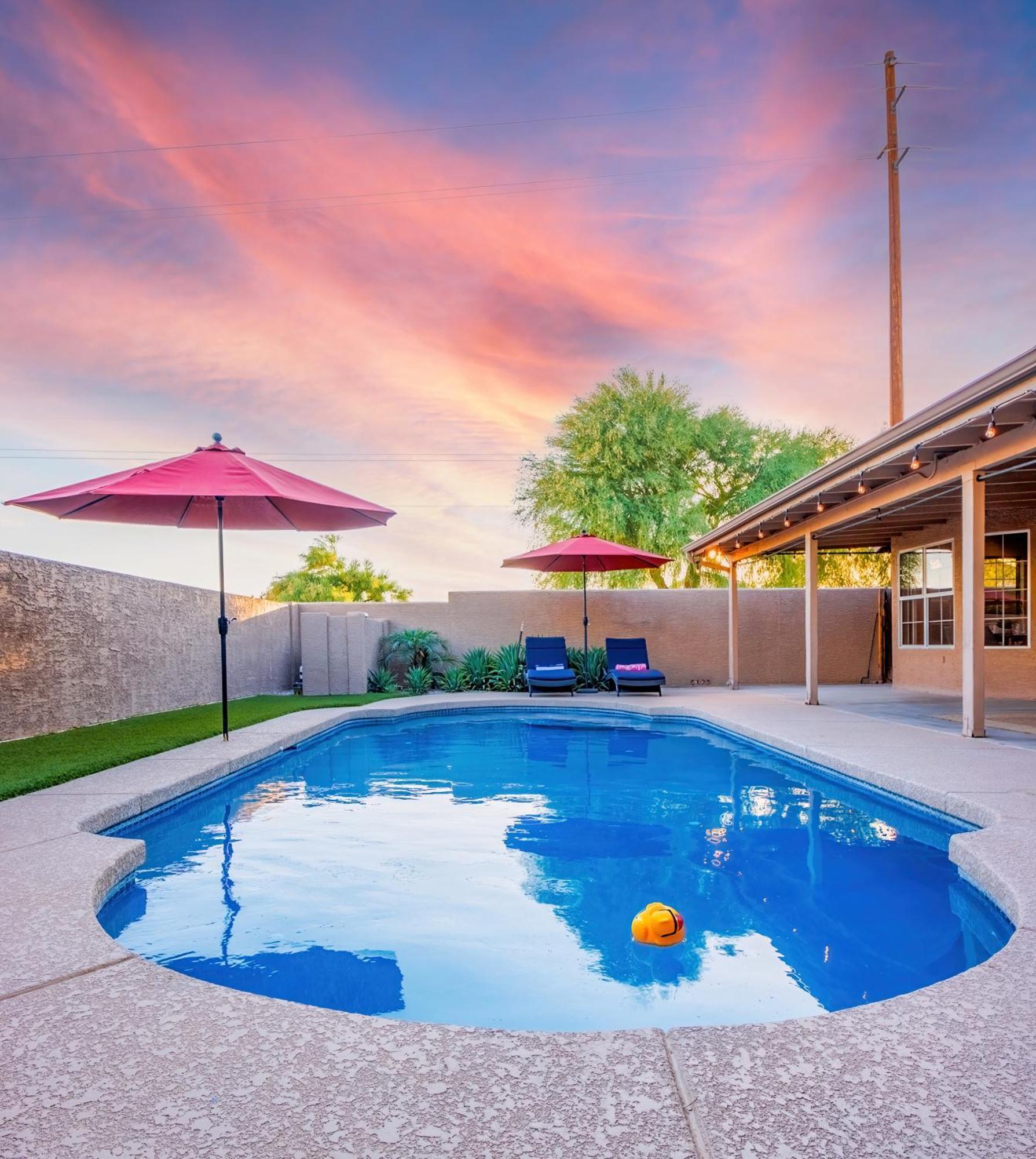 Luxe Phoenix Getaway Buitenkant foto